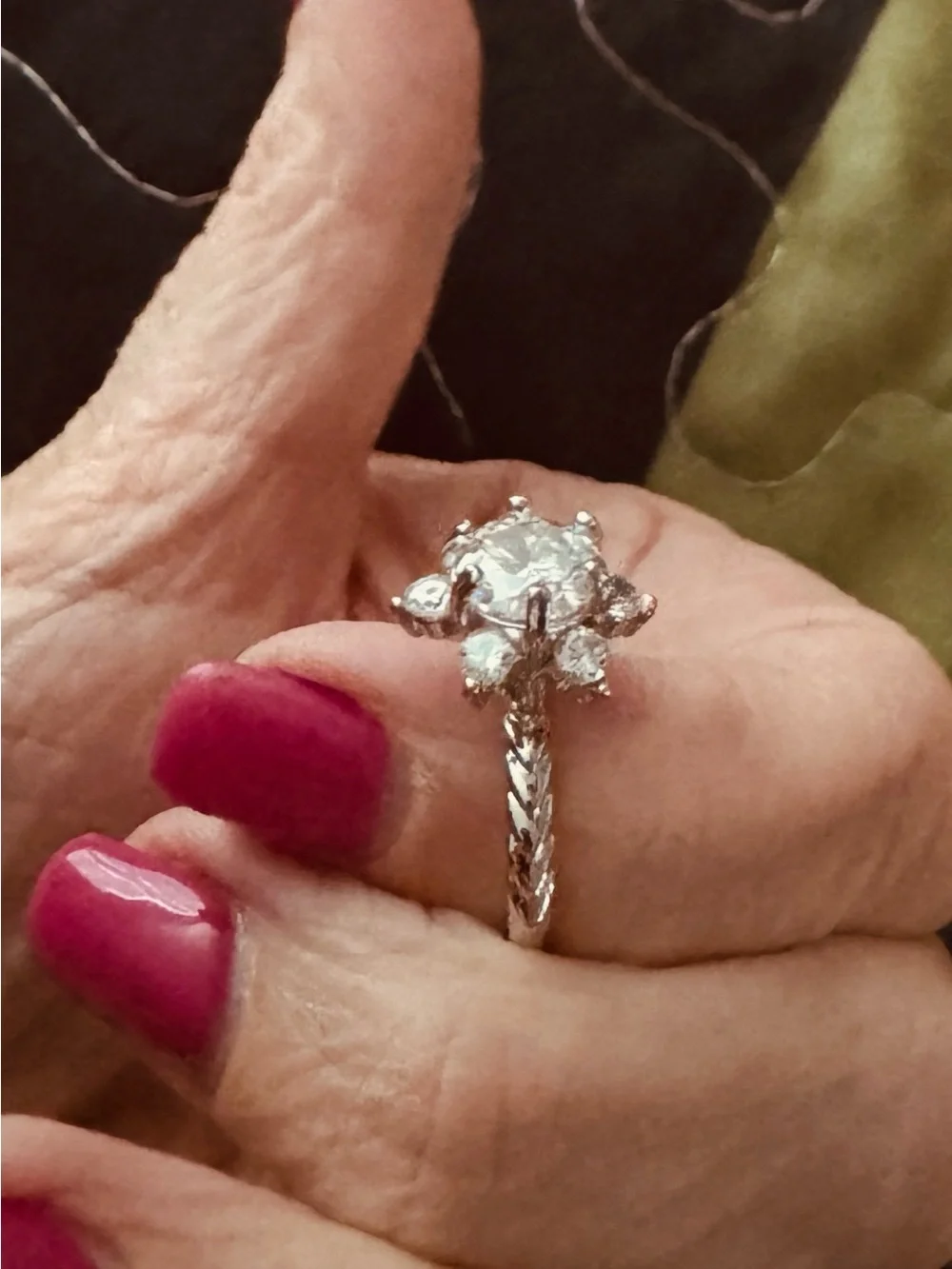 N/A elegant moissanite